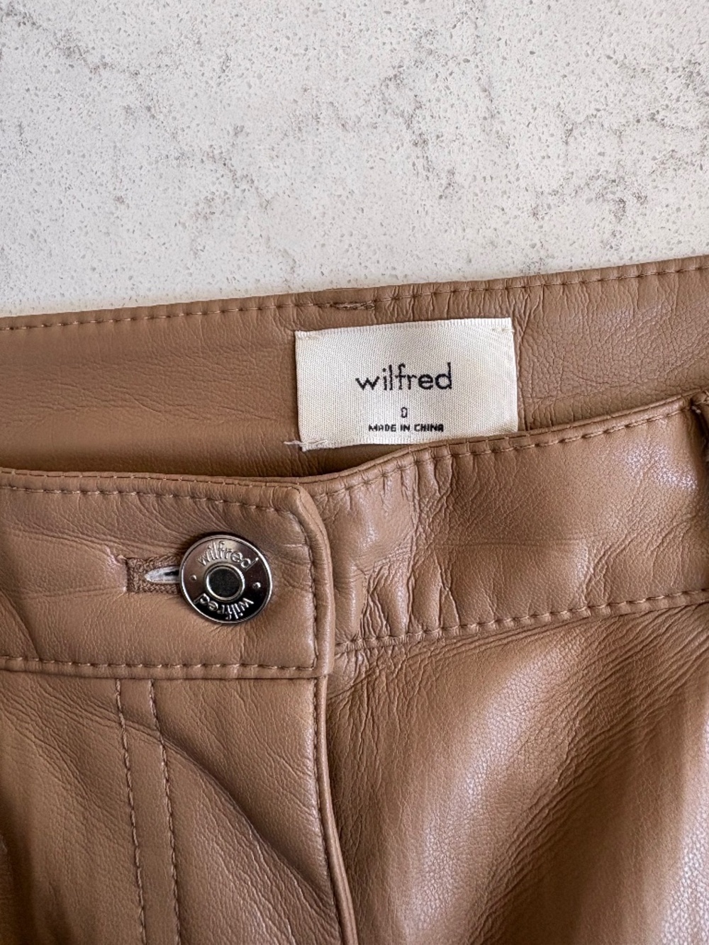 Wilfred Aritzia UnLeather Pant - Picture 5 of 12